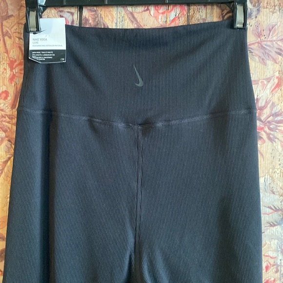 NIKE YOGA LUXE LEGGINGS BLACK 7/8 LEGGING WORKOUT S NWT - Picture 16 of 16